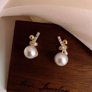 Water Diamond Small Pearl Earring